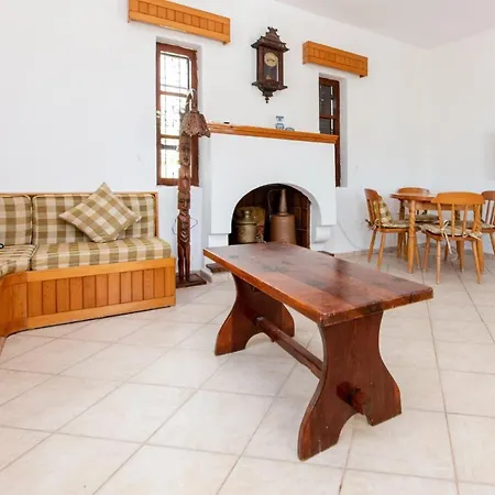 Chic W Fireplace Bbq 5 Min To